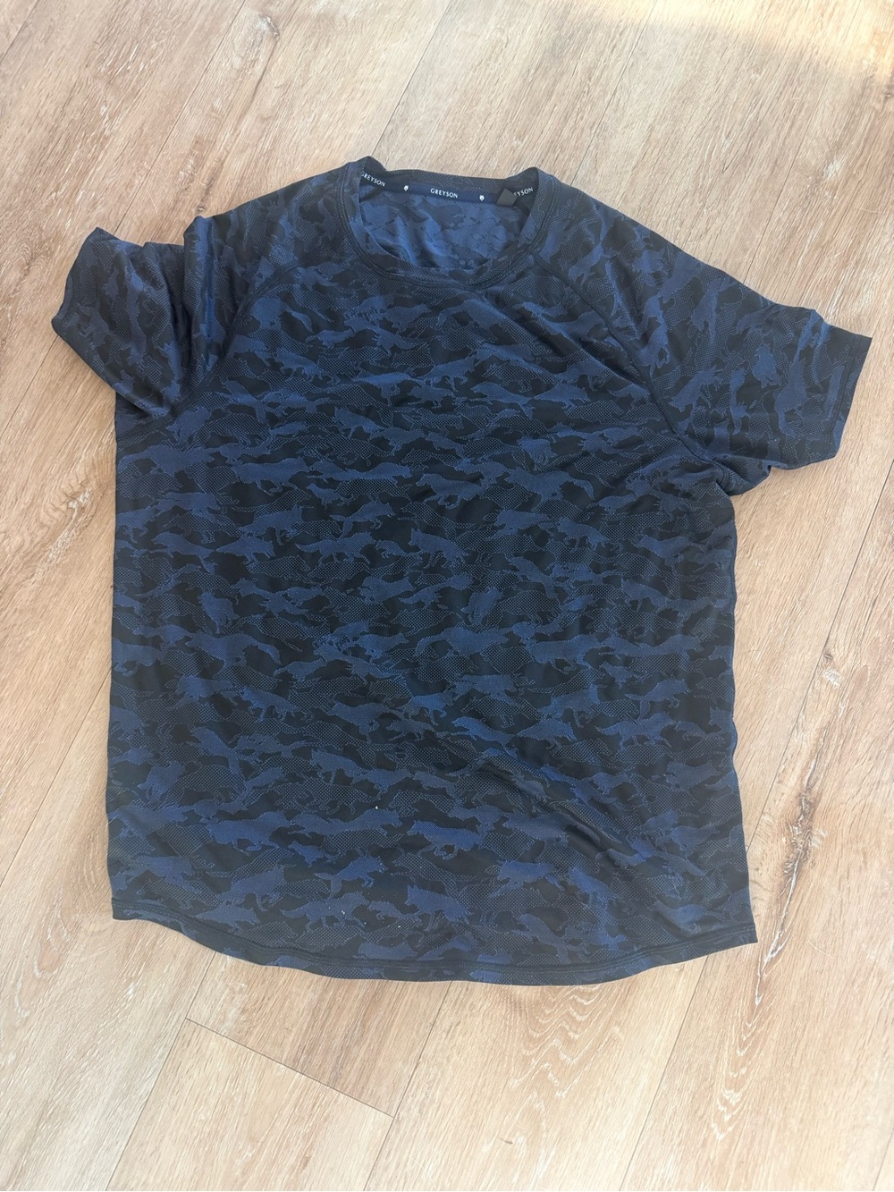 Greyson men’s workout top